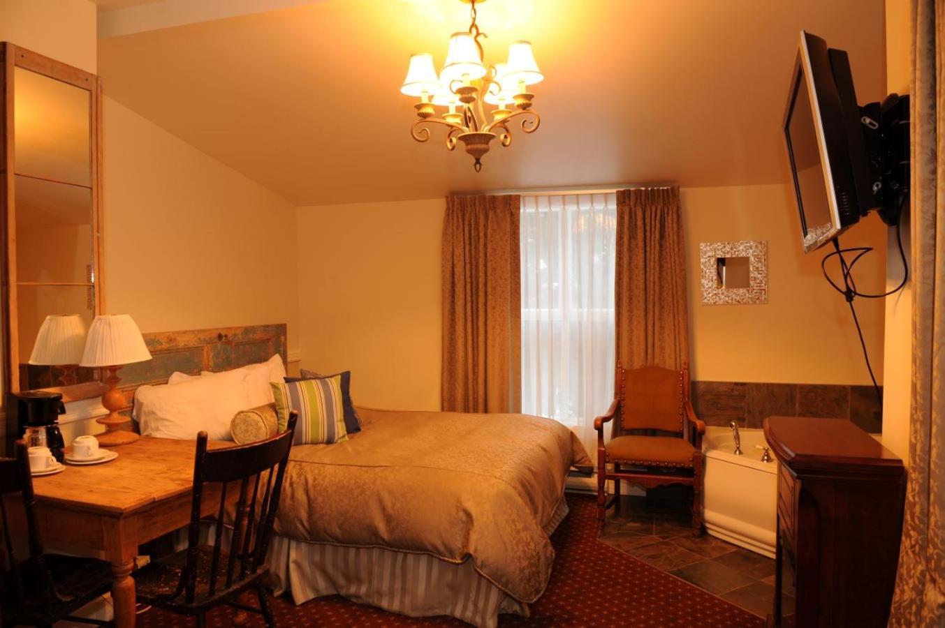 Auberge De La Tour Du Lac Sainte-Agathe-des-Monts Dış mekan fotoğraf
