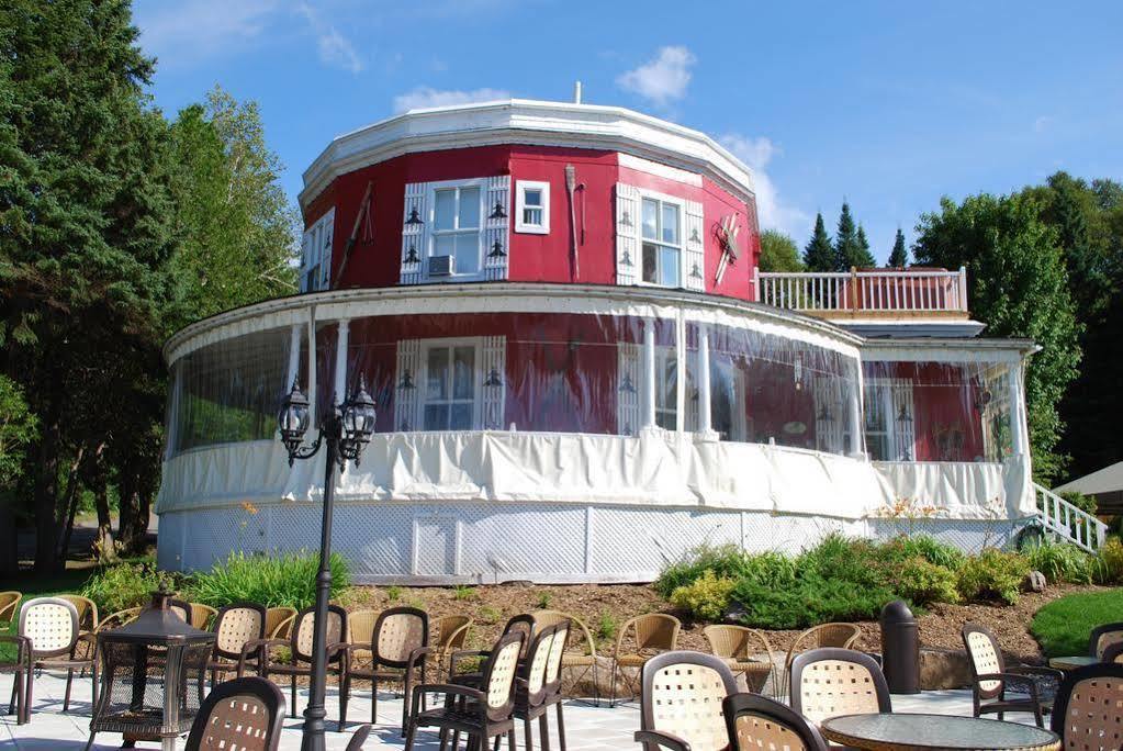 Auberge De La Tour Du Lac Sainte-Agathe-des-Monts Dış mekan fotoğraf