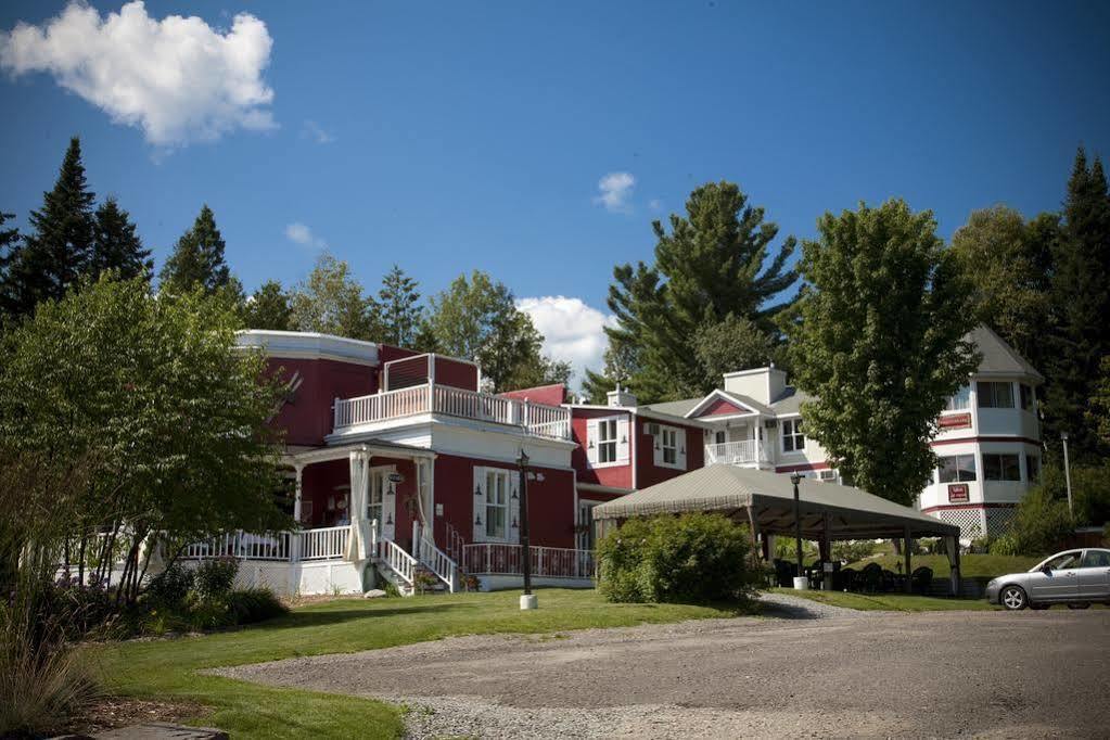 Auberge De La Tour Du Lac Sainte-Agathe-des-Monts Dış mekan fotoğraf